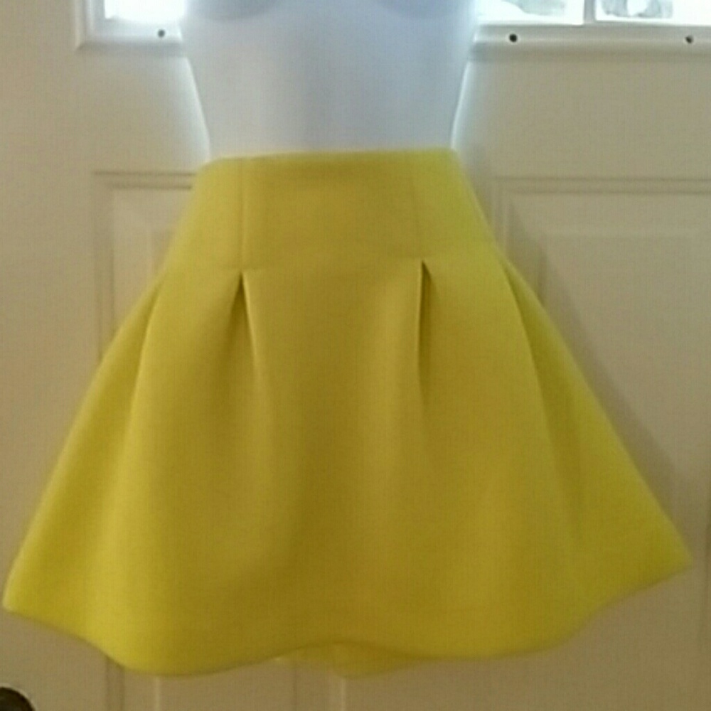 Yellow mini skirt, stretch